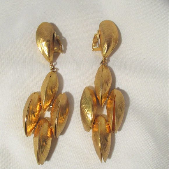 Herve Van Der Straeten MUSSEL Shell Mermaid Designer EARRING Set Jewelry GOLD